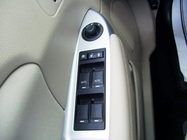 Image 11 of 2011 Chrysler 200 Touring…