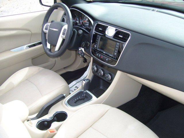 Image 29 of 2011 Chrysler 200 Touring…